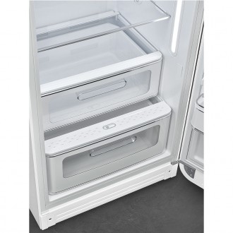 Холодильник Smeg FAB28RWHM6 Холодильник Smeg FAB28RWHM6