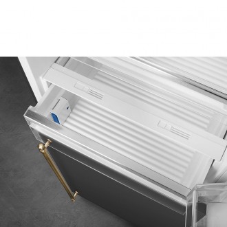 Холодильник Smeg FA8005RAO6